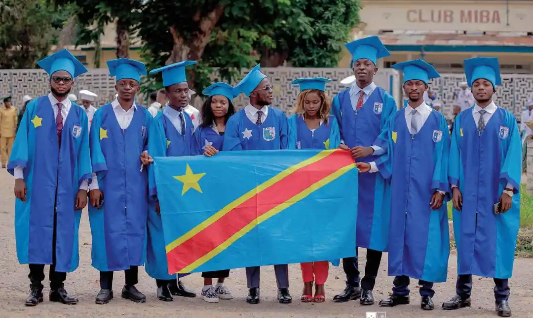 Etudiants en toge bleu Etudiants en toge bleu
